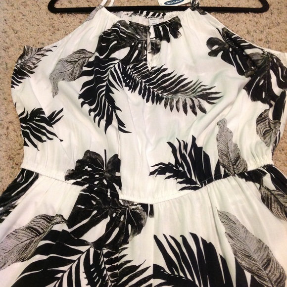 🖤Waist-defined sleeveless romper🖤 - Picture 3 of 3